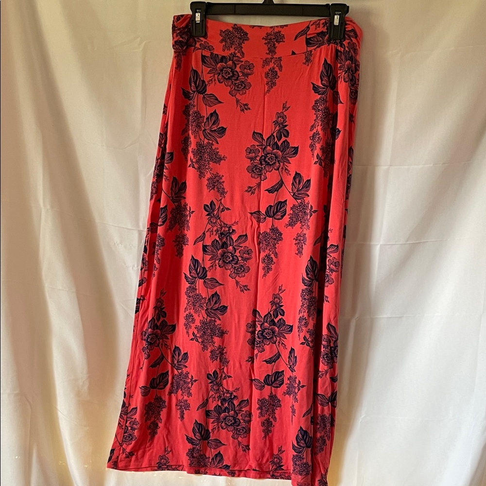 Liz Claiborne Coral with Navy Blue Floral Skirt